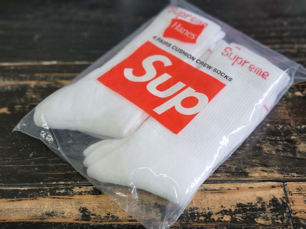 Buy the best Supreme x Hanes 4 Pairs White Cushion Crew Socks Shoe